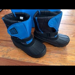 Snow Boots Size 4